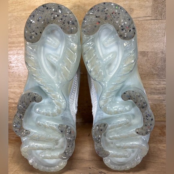 Nike Air VaporMax 2021 Flyknit Womens Size 10 Running Shoes Sneakers White - Picture 8 of 10